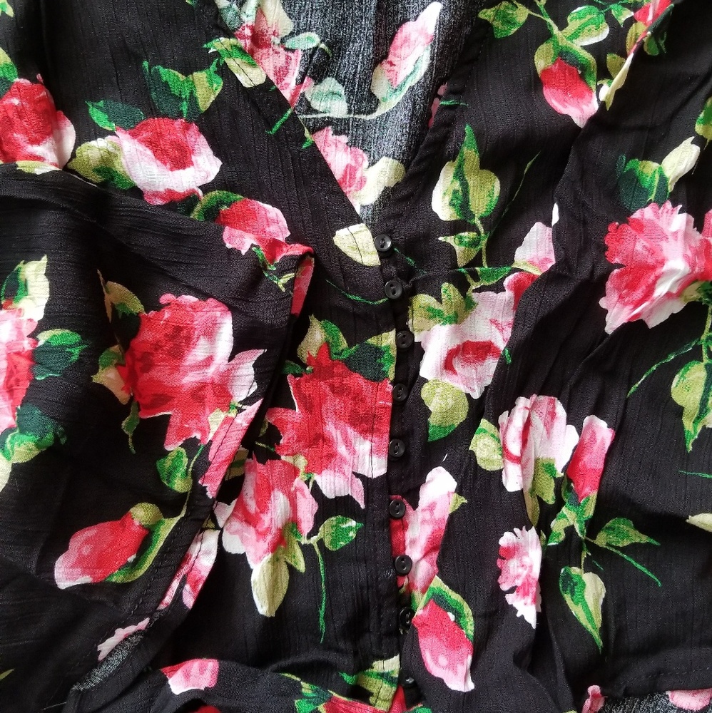 Floral Blouse!! Crop Top! - Picture 7 of 8